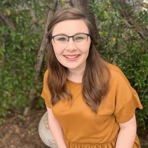 Meet your Posher, Elizabeth